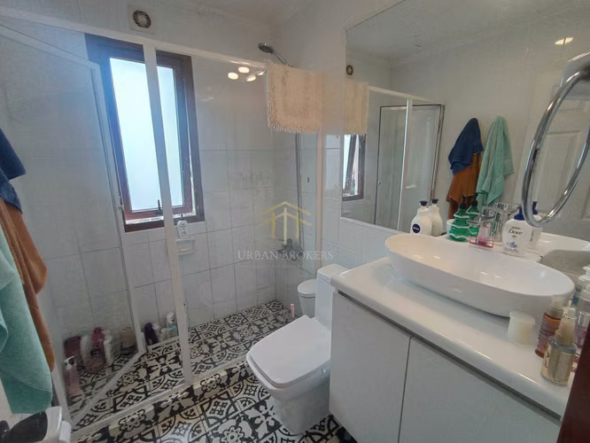 Moderna Casa en San Joaquín: UF 6.300 (178001)