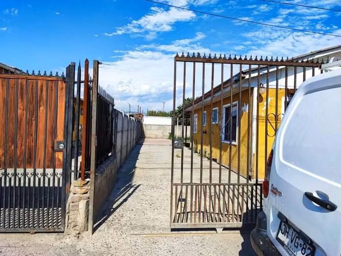 Casa en Venta con amplio terreno - Imagen 4