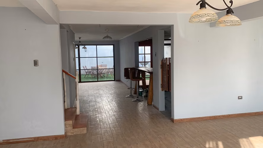Arriendo Casa 4D/3B, 2 pisos, 157m² construidos, Pje Interior St 46, Iquique