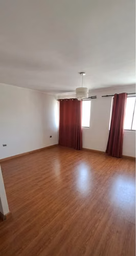Arriendo Casa 4D/3B, 2 pisos, 157m² construidos, Pje Interior St 46, Iquique