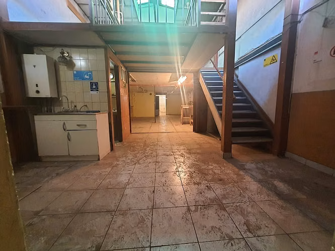 SE ARRIENDA AMPLIA Y EQUIPADA BODEGA EN BARRIO FRANKLIN