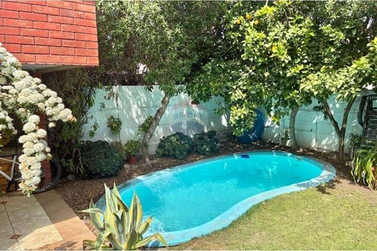 Amplia casa con piscina - ciudad satélite, maipú - Imagen 2
