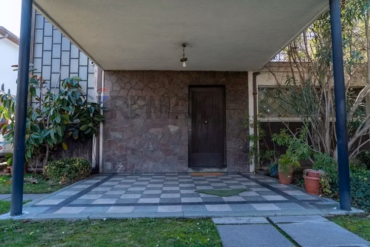 Casa con alto potencial comercial - Imagen 2