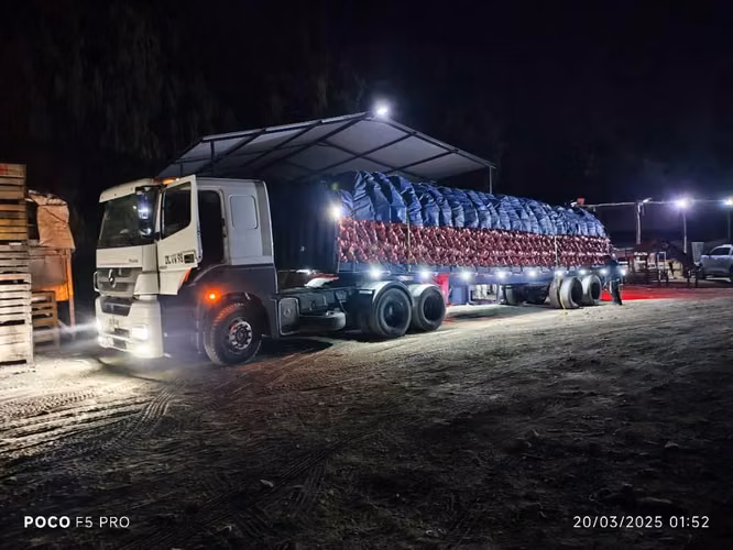 Mercedes Benz axor 1935  6x2 automático