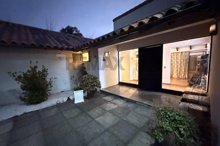Preciosa casa con gran terreno en condominio - Imagen 28
