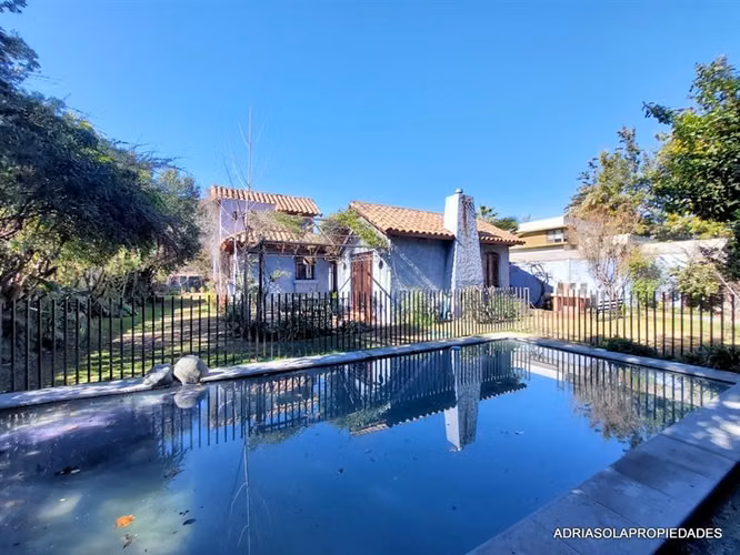 4D 3B escritorio, piscina, sala estar 215 en 800 de terreno
