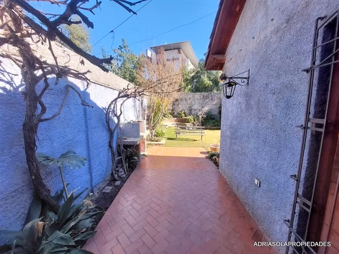 4D 3B escritorio, piscina, sala estar 215 en 800 de terreno