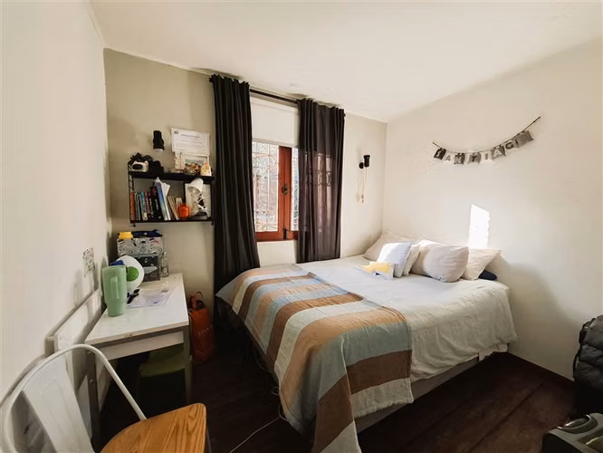 4D 3B escritorio, piscina, sala estar 215 en 800 de terreno