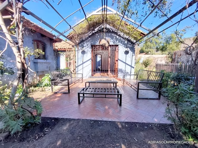 4D 3B escritorio, piscina, sala estar 215 en 800 de terreno