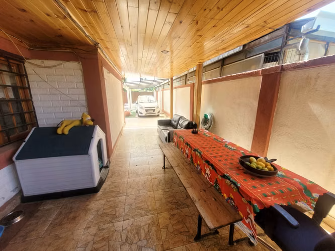 Se Vende Amplia Casa Cercana a Plaza Maipú