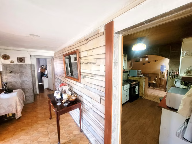 Se Vende Amplia Casa Cercana a Plaza Maipú
