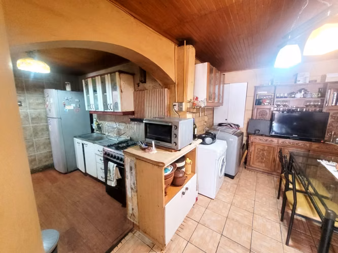 Se Vende Amplia Casa Cercana a Plaza Maipú