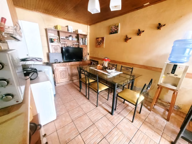 Se Vende Amplia Casa Cercana a Plaza Maipú