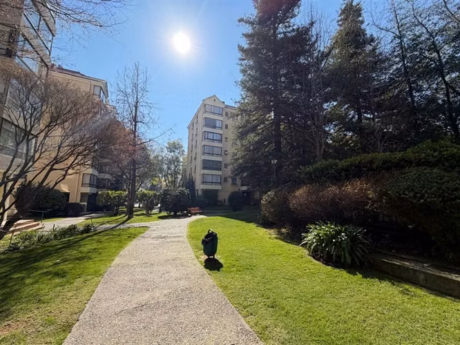 Departamento en venta de 2 dorm. en Las Condes