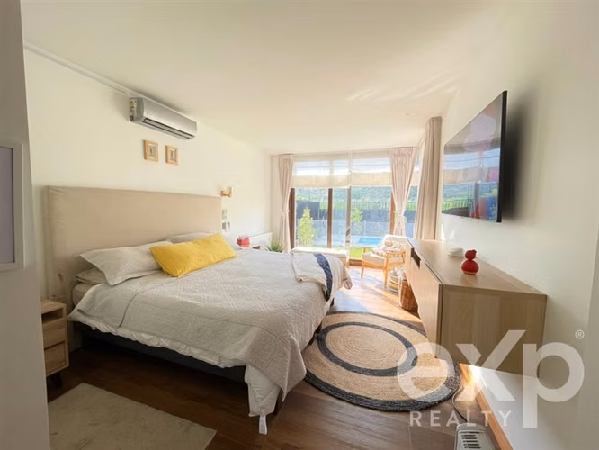Casa en Arriendo. Chamisero. 6D+5B, con pieza de servicio