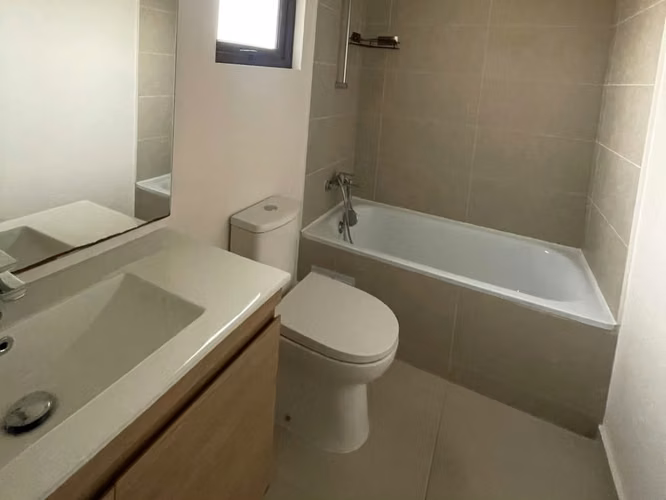Hermosa Casa, gran Terreno con Piscina - Imagen 14