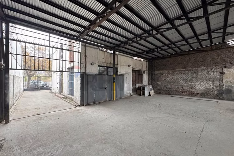 Arriendo oficina - galpón viel/autop central