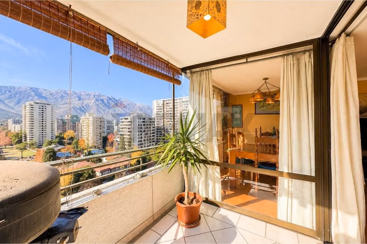 Dpto en venta de 4 dorm. en las condes