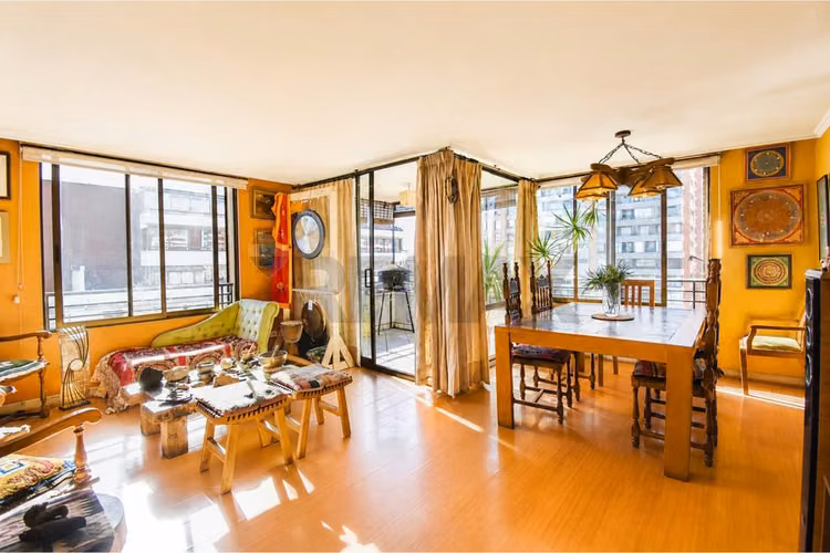 Dpto en venta de 4 dorm. en las condes