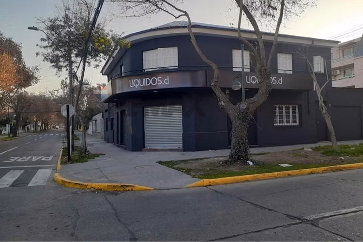 Local con renta a largo plazo - Imagen 2