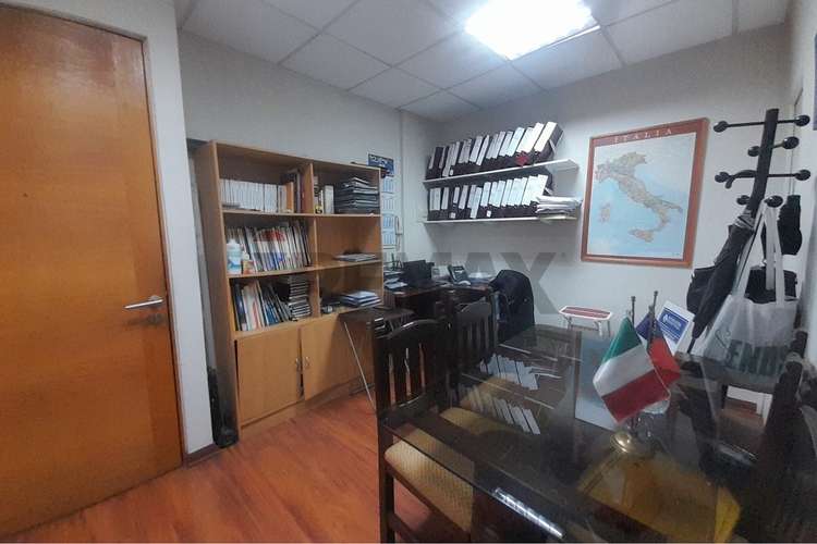 Oficina en venta san miguel con estacionamiento