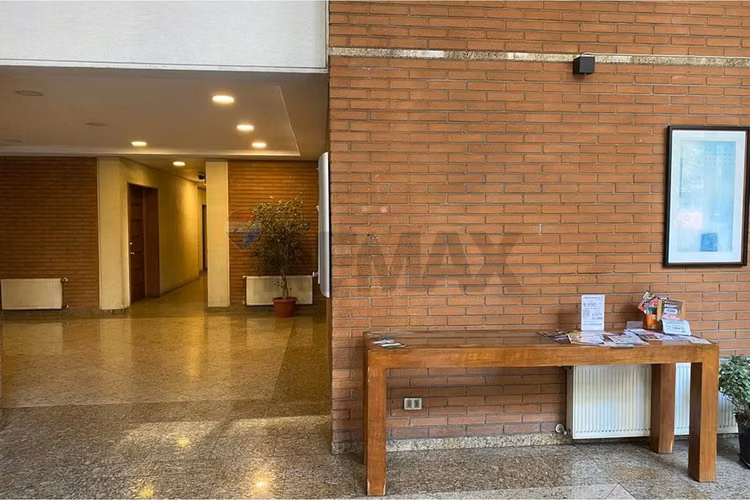 Vive en edificio plaza centro ii metro santa ana! - Imagen 3
