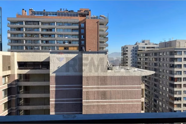 Vive en edificio plaza centro ii metro santa ana! - Imagen 8