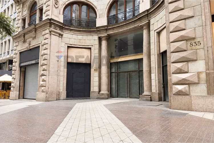 Local comercial 1.002 m² paseo huérfanos