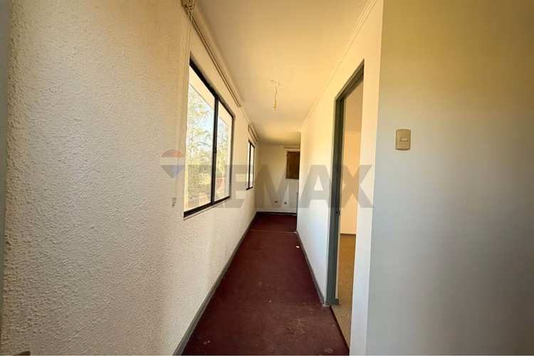 Parcela con casa luminosa y gran terreno