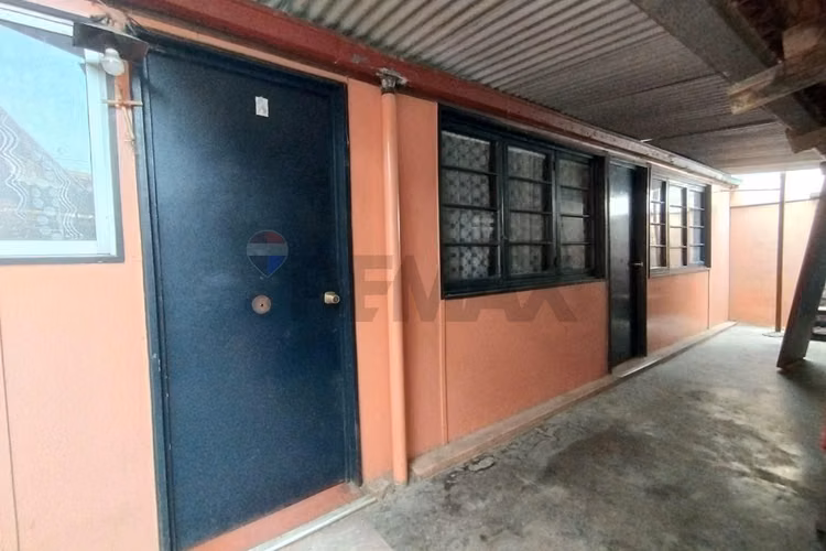 Se vende casa con amplio terreno macul