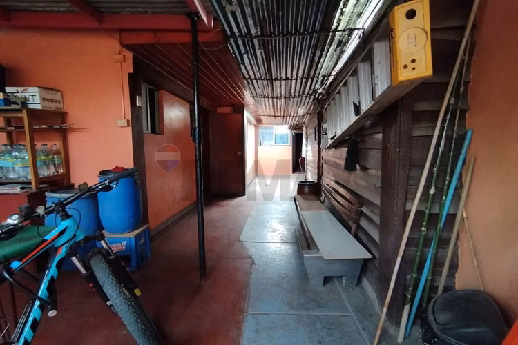 Se vende casa con amplio terreno macul