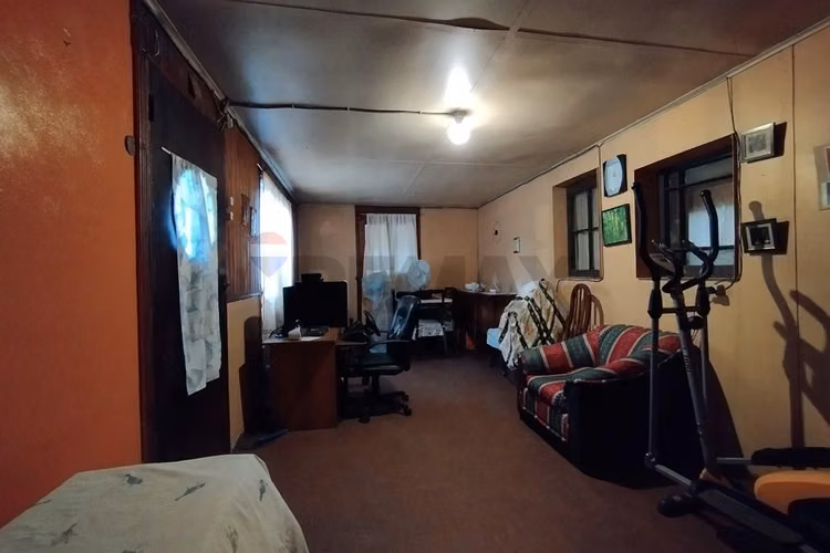 Se vende casa con amplio terreno macul