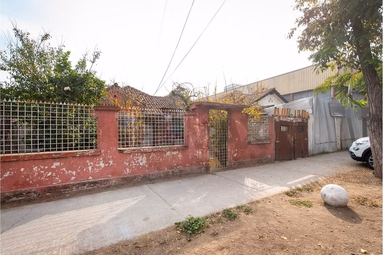 Terreno en venta 900 m² uso comercial