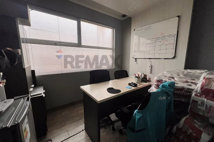 Propiedad comercial /industrial  740m² - Imagen 5