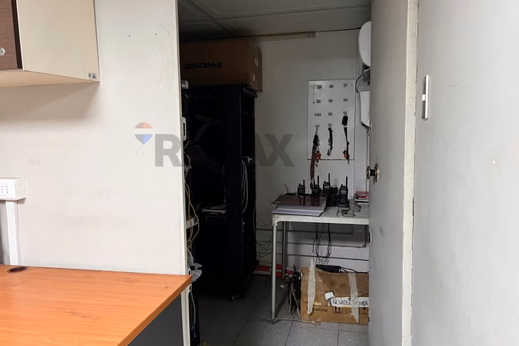 Propiedad comercial /industrial  740m² - Imagen 13