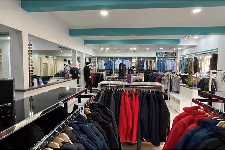 Se arrienda local  4 oriente 2 y 3 sur talca