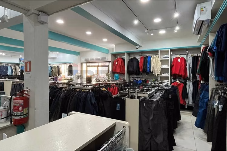 Se arrienda local  4 oriente 2 y 3 sur talca