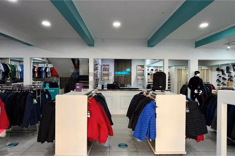 Se arrienda local  4 oriente 2 y 3 sur talca