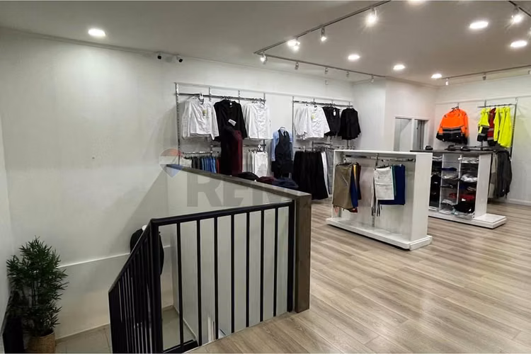 Se arrienda local  4 oriente 2 y 3 sur talca