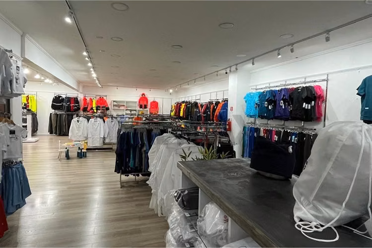 Se arrienda local  4 oriente 2 y 3 sur talca