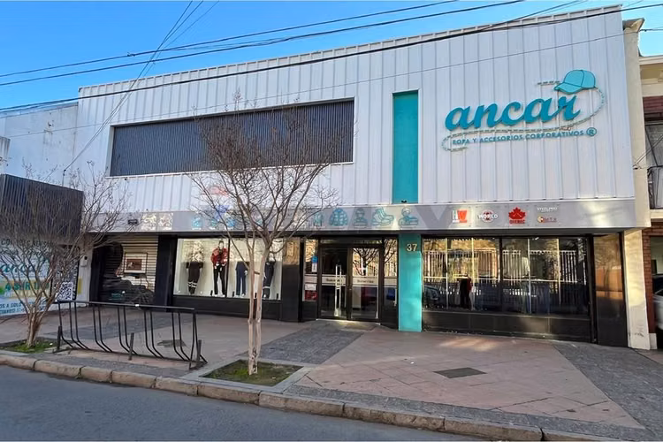 Se arrienda local  4 oriente 2 y 3 sur talca