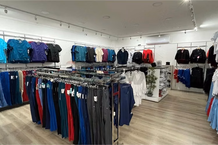 Se arrienda local  4 oriente 2 y 3 sur talca