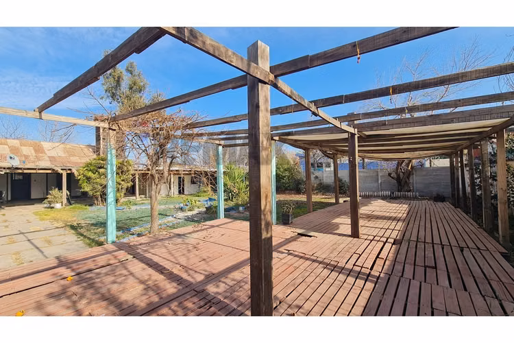 Arriendo casa esquina en centro de buin