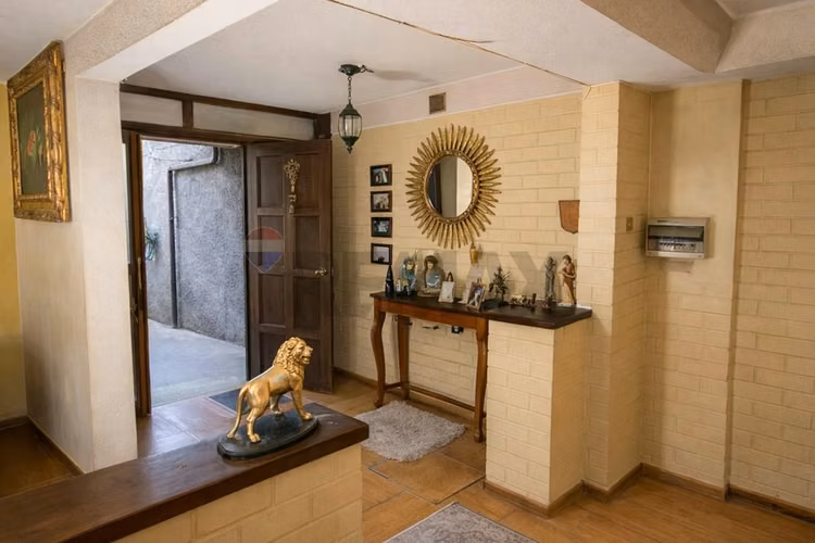 Casa  de dos pisos 236 m2 /ñuñoa