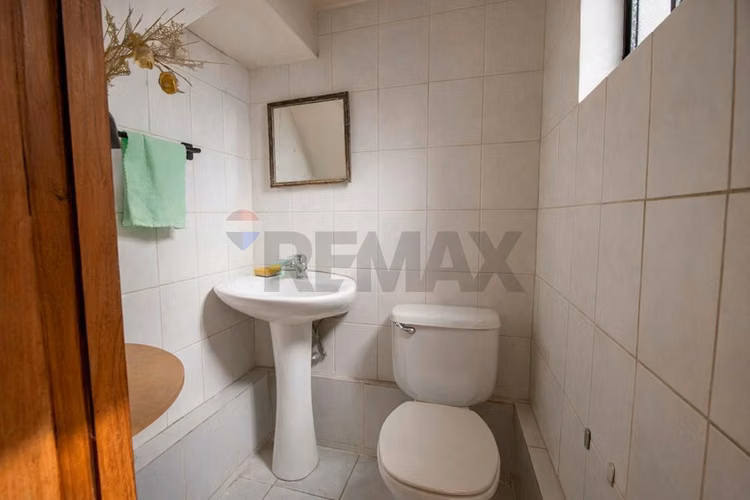 Casa  de dos pisos 236 m2 /ñuñoa
