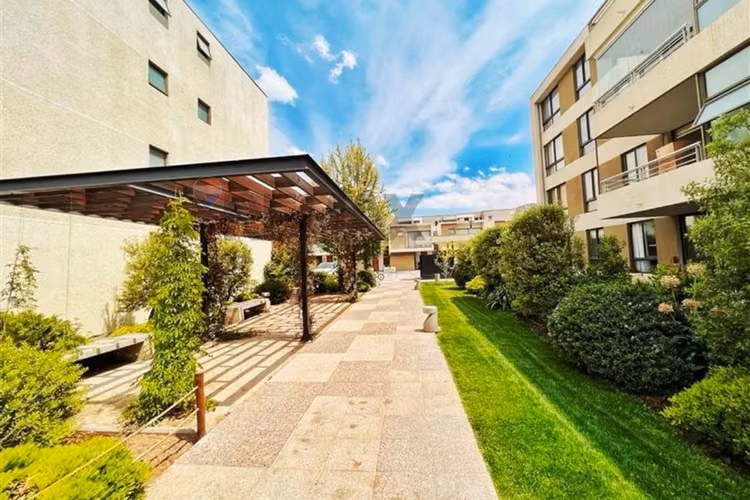 Townhouse 4d/3b en camino el roble