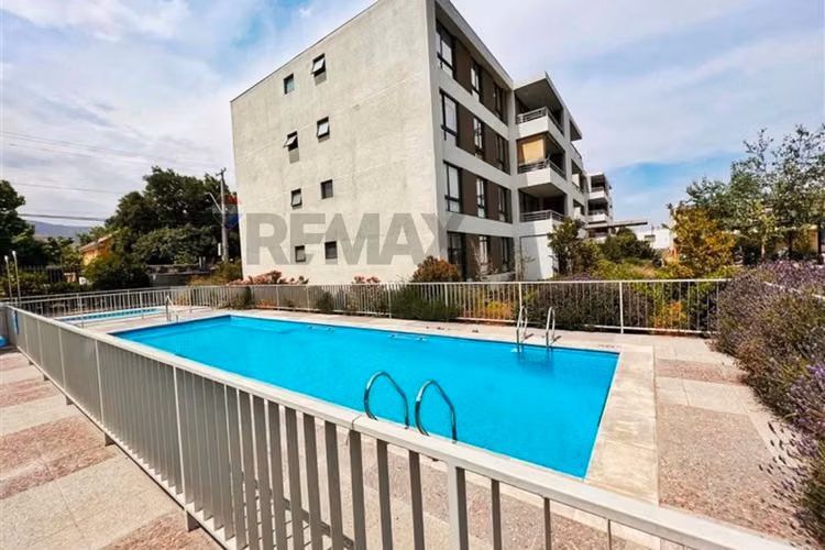 Townhouse 4d/3b en camino el roble