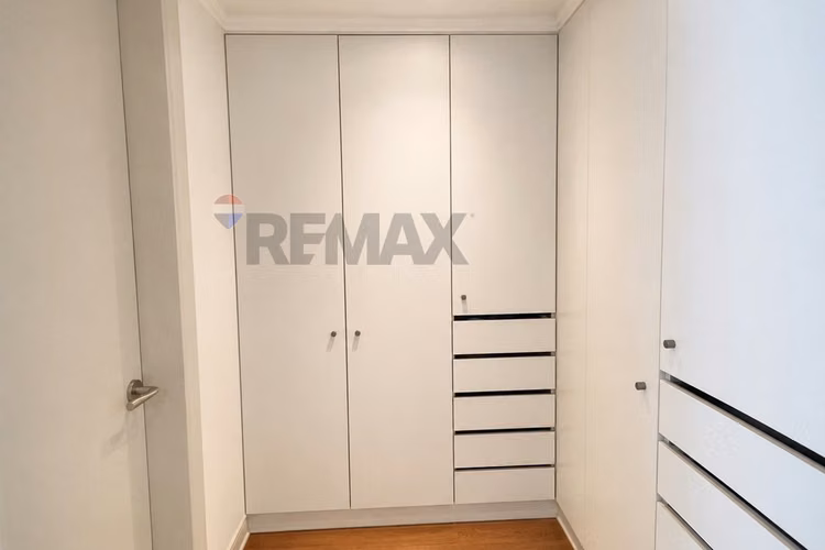 Townhouse 4d/3b en camino el roble