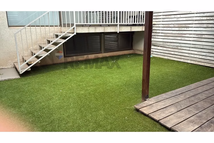 Townhouse 4d/3b en camino el roble