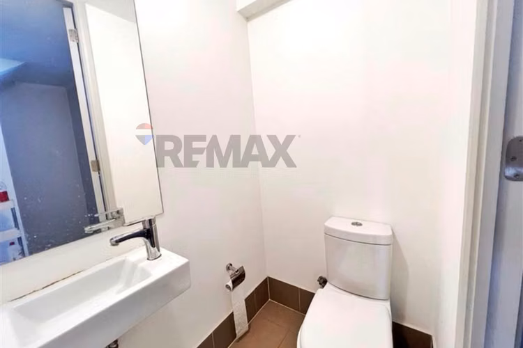 Townhouse 4d/3b en camino el roble